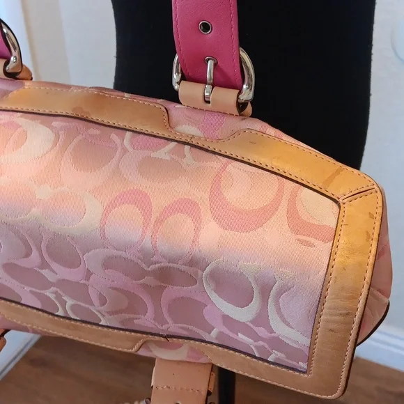 🩷Coach Y2k Pink Optic Shoulder Bag 🩷💕 - Picture 5 of 17